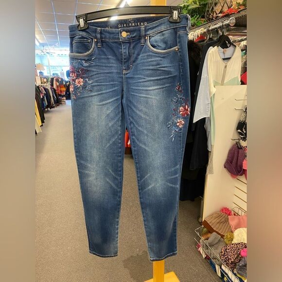 White House Black Market Ladies 4 The Girlfriend Embroidered Jeans - Picture 1 of 4